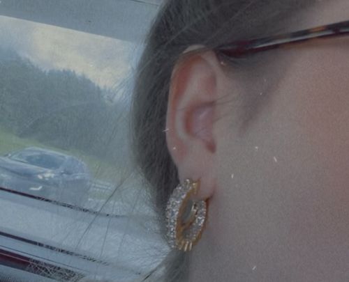 Customer photo review of Icey Ohrringe