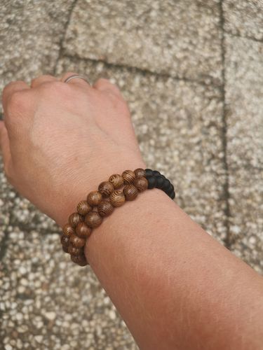 Customer photo review of Zedernholz Armband