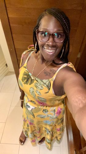 Customer photo review of Rebdolls "I Really Like You" Floral Top