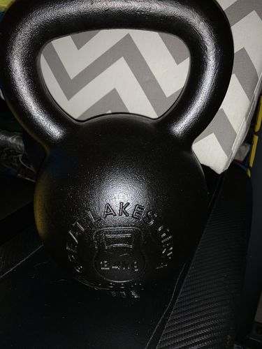 Customer photo review of 24kg / 53lbs E-coated Cast Iron Kettlebell