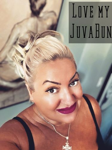 Customer photo review of JuvaBun Messy Bun