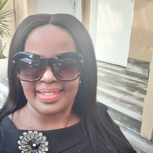 Customer photo review of Brazilian 4x4 Lace Wig - Straight