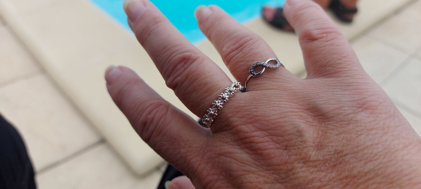 Customer photo review of Bague couronne de marguerite ajustable