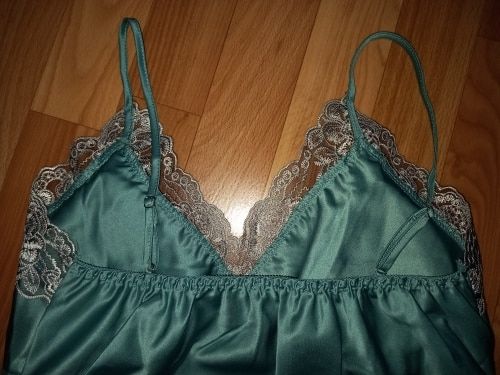 Customer photo review of 5 Pack Satin Cami Belted Robe Pj Set