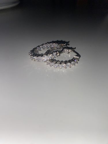 Customer photo review of Icey Ohrringe