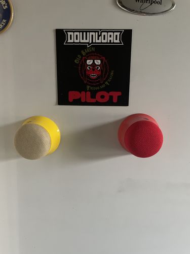 Customer photo review of MiLi Mag-SoundMate - The World 1st MagSafe Magnetic Bluetooth Speaker