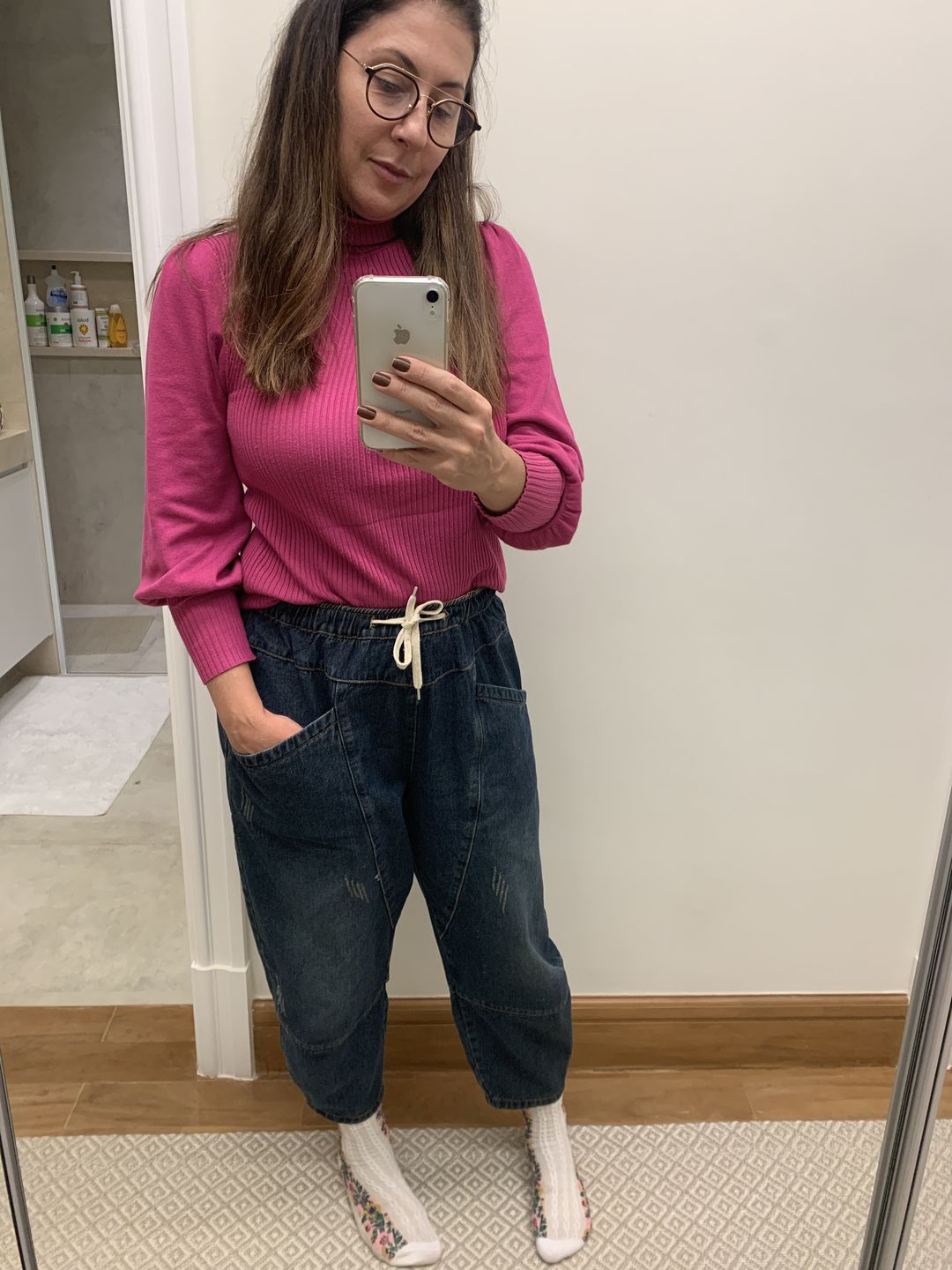 Customer photo review of Plus Size Vintage Loose Elastic Waist Spliced Distressed Jeans