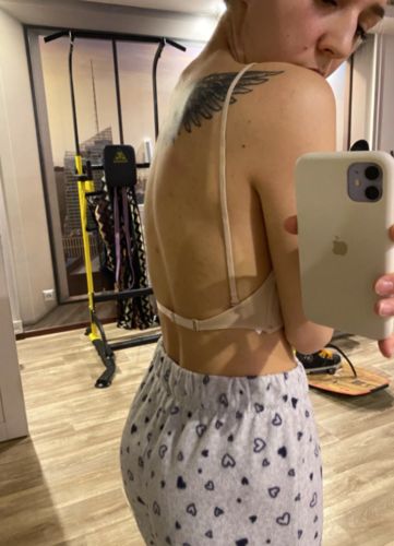 Customer photo review of MidnightMoon™ Backless Bra | Känn dig nonchalant och sexig i alla toppar eller klänningar med låg rygg | tillfälligt 1+1 GRATIS