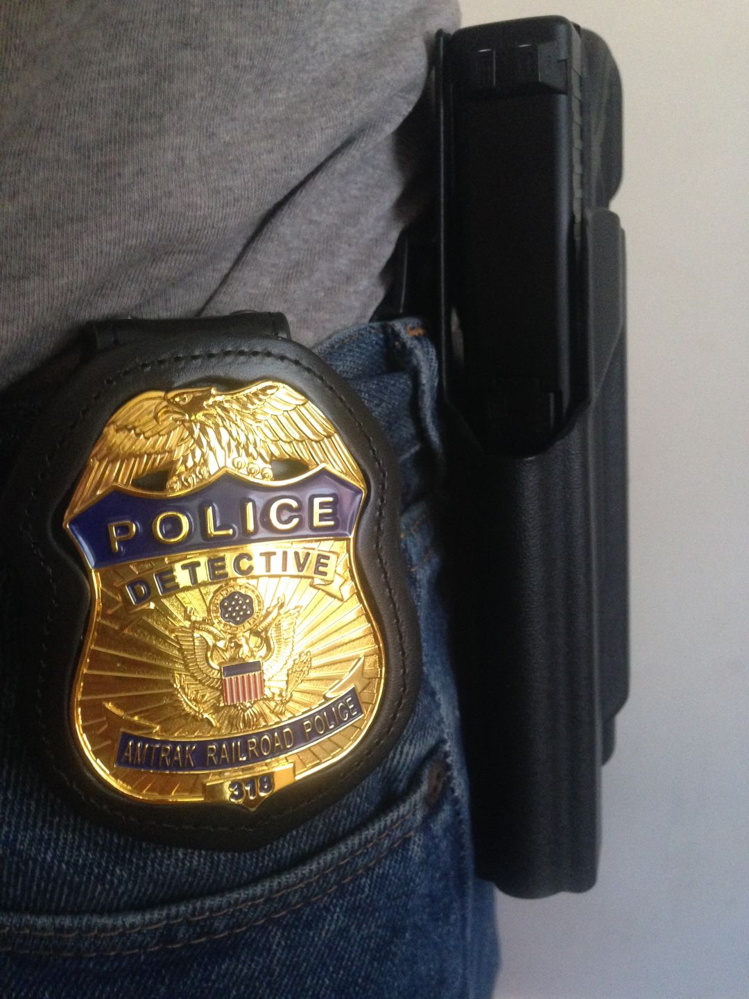 Customer photo review of Genuine Leather Inset Type Holder/ Holster/ Wallet For US Federal Police Badges