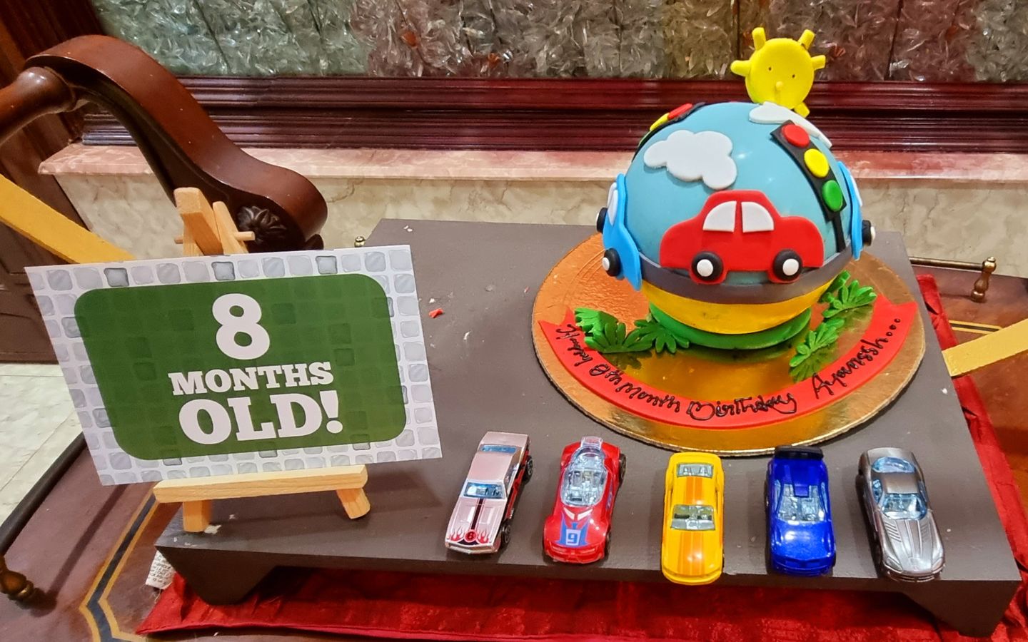 Customer photo review of Car Round Pinata Cake