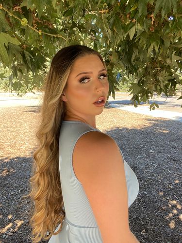 Customer photo review of Face and Nose Sculpting Brush & Contour Palette Bundle