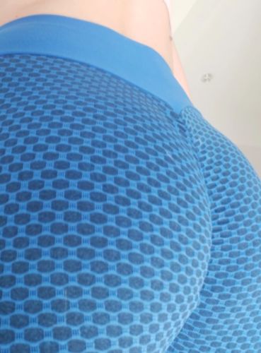 Customer photo review of GYMKARTEL® NEW ANTI-CELLULITE AND PUSH UP LEGGINGS - BLUE