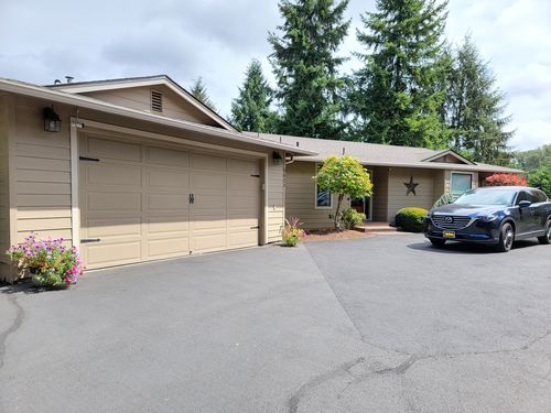 Customer photo review of Decorative Garage Door Hinge and Handle Magnet Accents (6-PC Set)