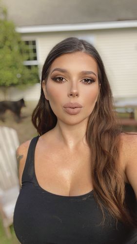 Customer photo review of Face and Nose Sculpting Brush & Contour Palette Bundle