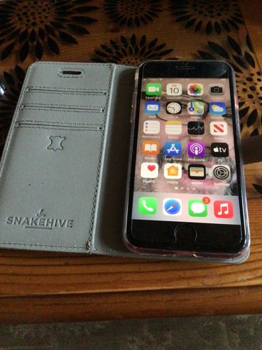 Customer photo review of Apple iPhone SE 2020 Refurbished SIM Free