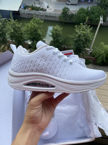 Customer photo review of Outdoor walking shoes for women