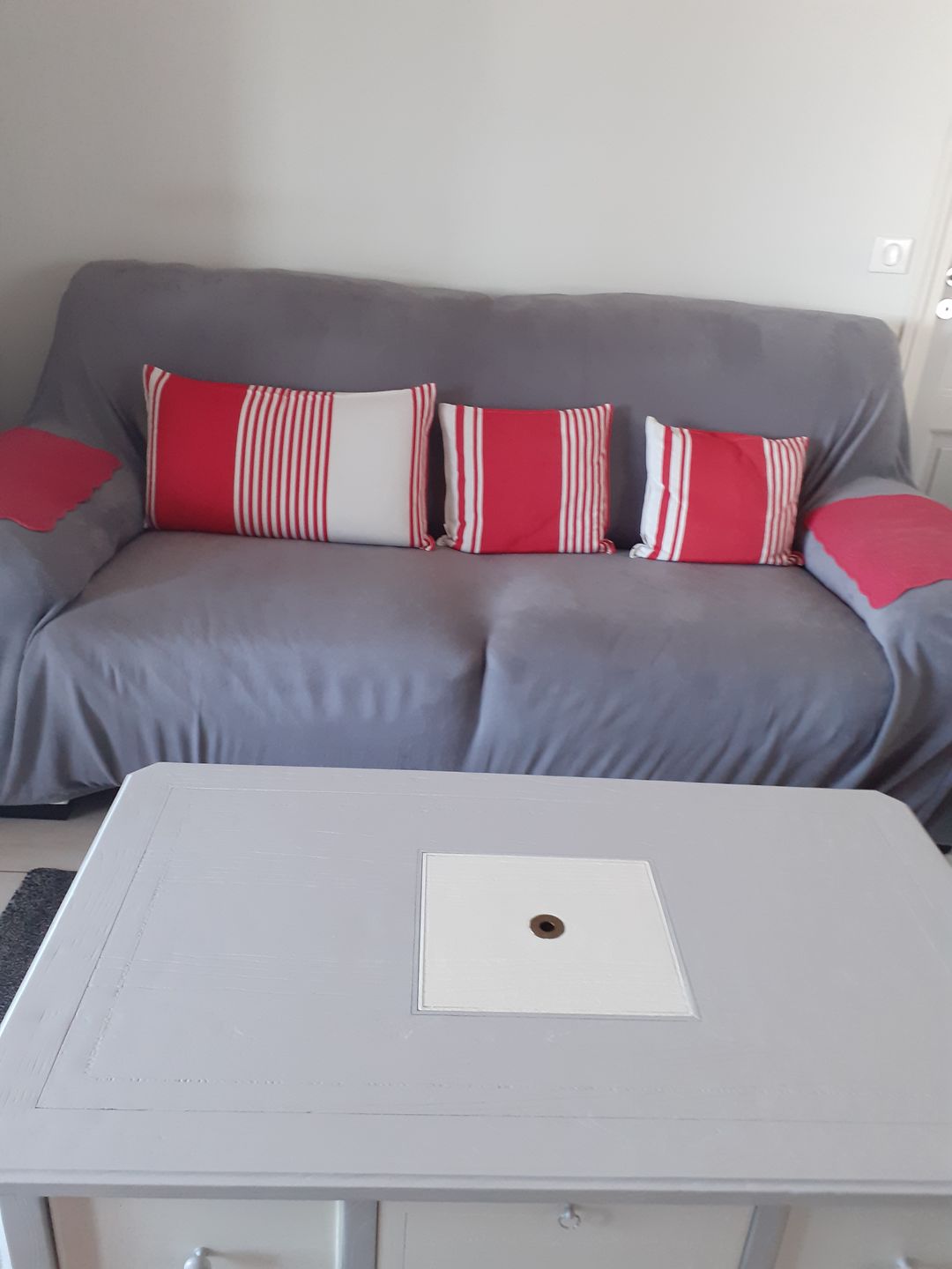 Customer photo review of Gris clair - Housses en velours Extensibles de Fauteuil et Canapé - La Maison des Housses