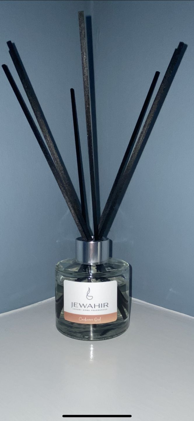 Customer photo review of Cashmere Oud Reed Diffuser