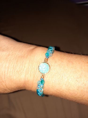 Customer photo review of HYPNOTISIERENDES BLAUES OPAL-ARMBAND