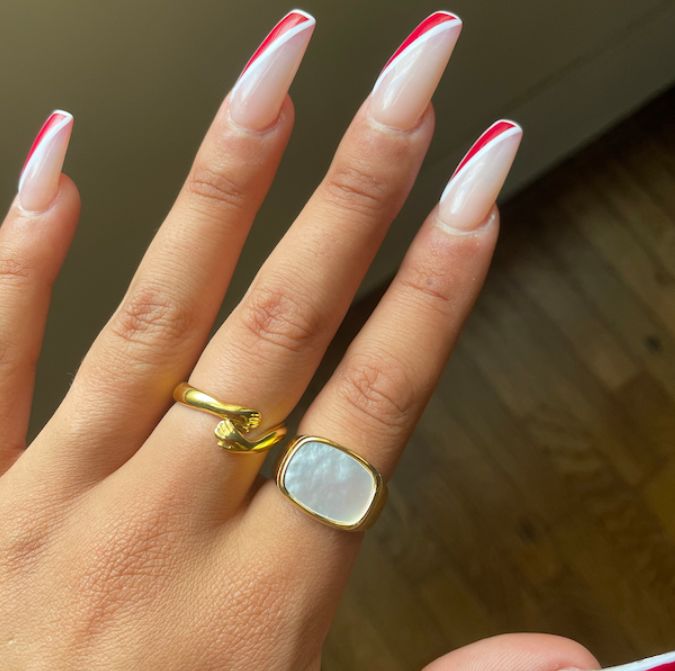 Customer photo review of 18k Gold Hug Ring