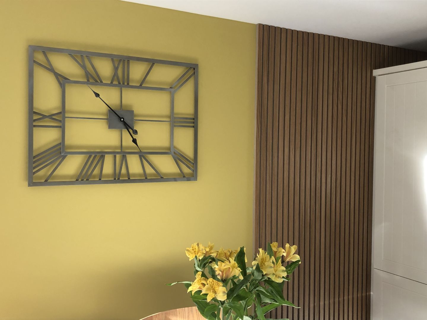 Customer photo review of SlatWall Natural Oak Sample