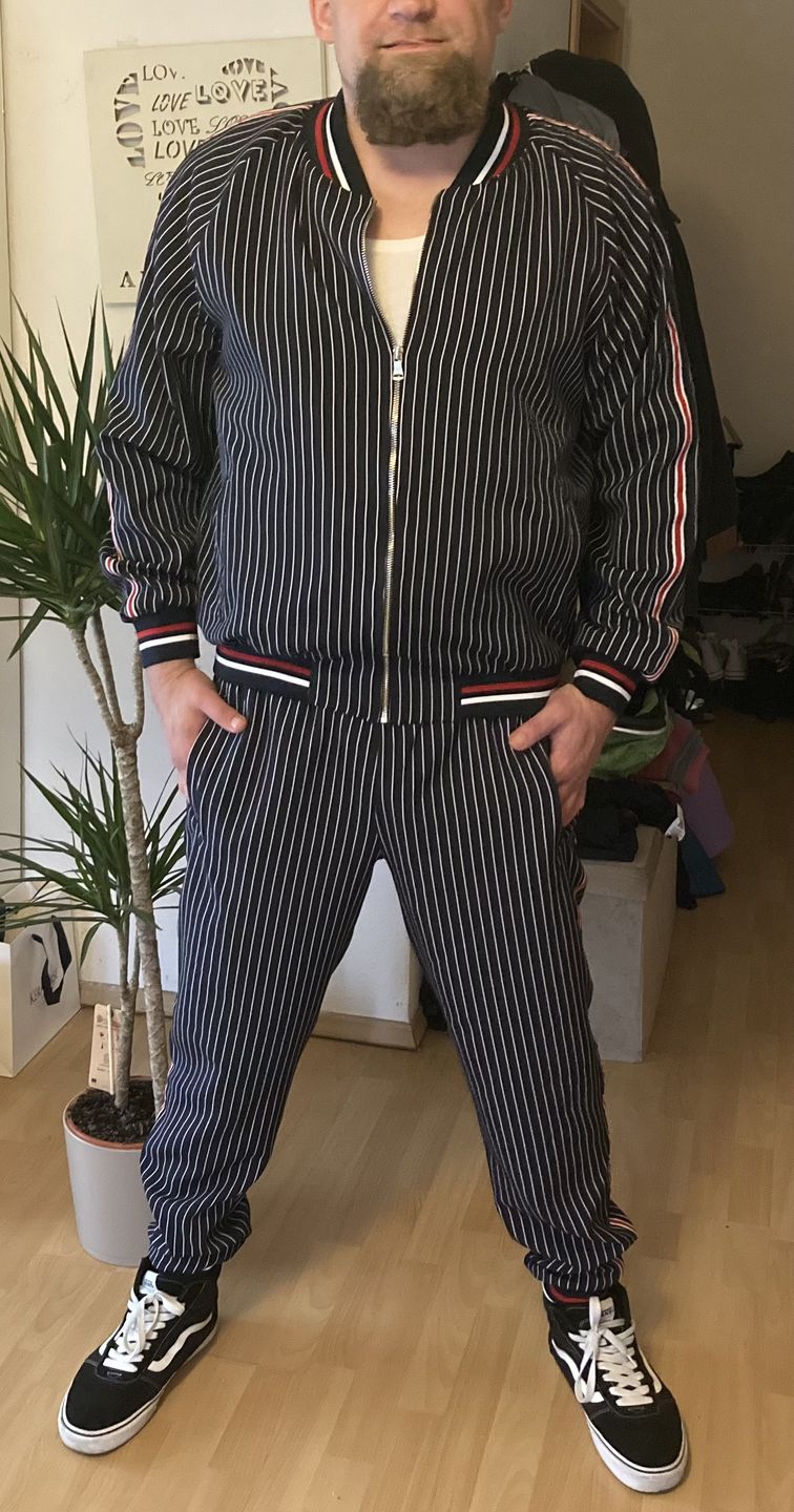 Customer photo review of TheMrTailor™ Gentlemen Tracksuit