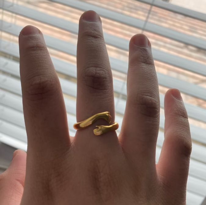 Customer photo review of 18k Gold Hug Ring
