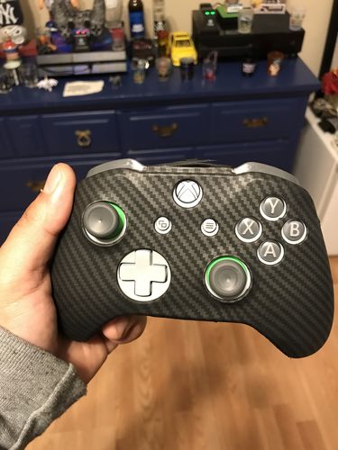 Customer photo review of Black Carbon Fiber - XBOX One Controller Skin