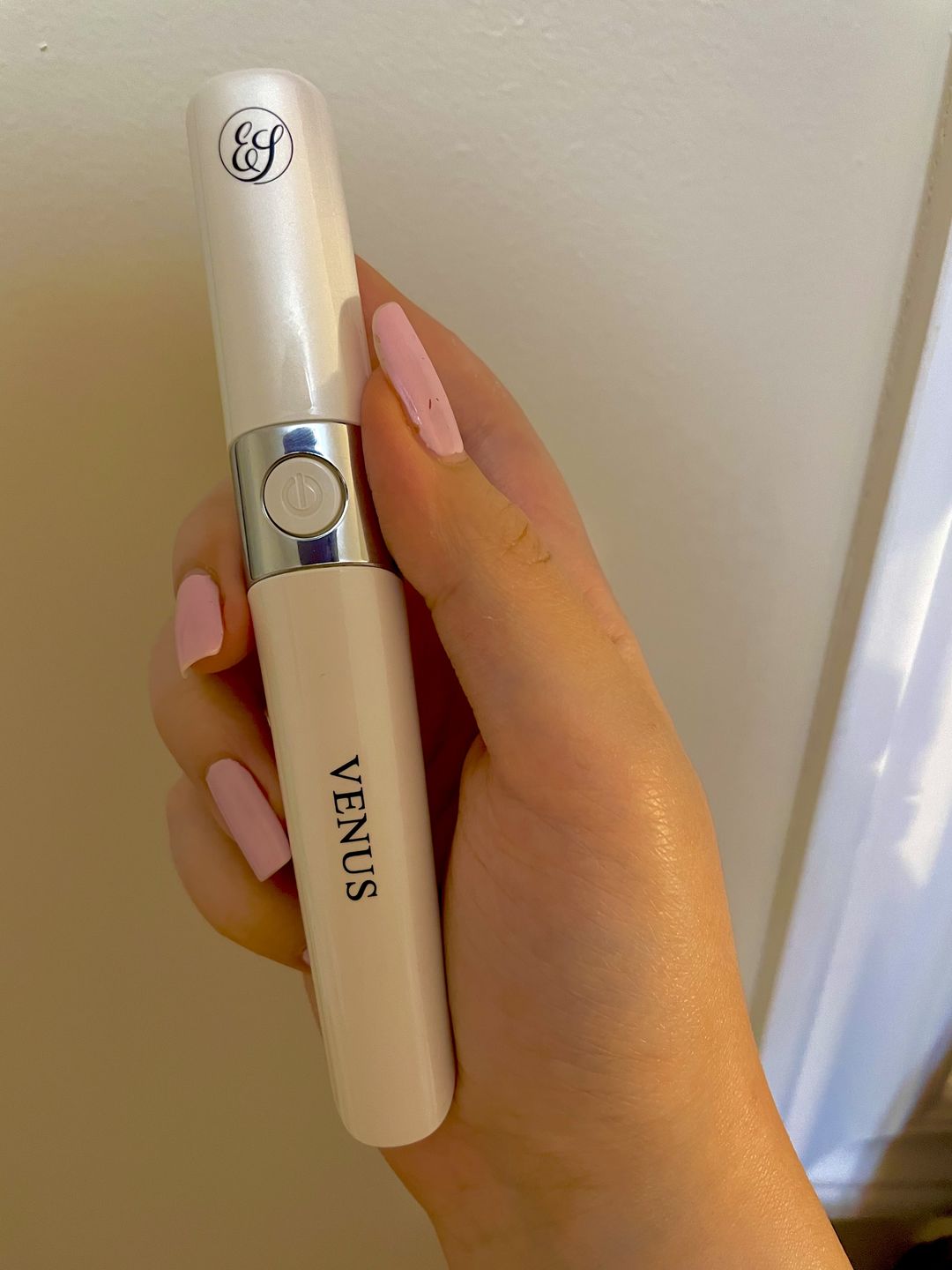 Customer photo review of EvenSkyn® Venus: Premium Eyelid Anti-Aging Device