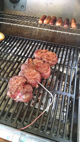 Reseña con foto de un cliente sobre Salchicha Parrillera, Sonora Hot! o Chorizo Argentino