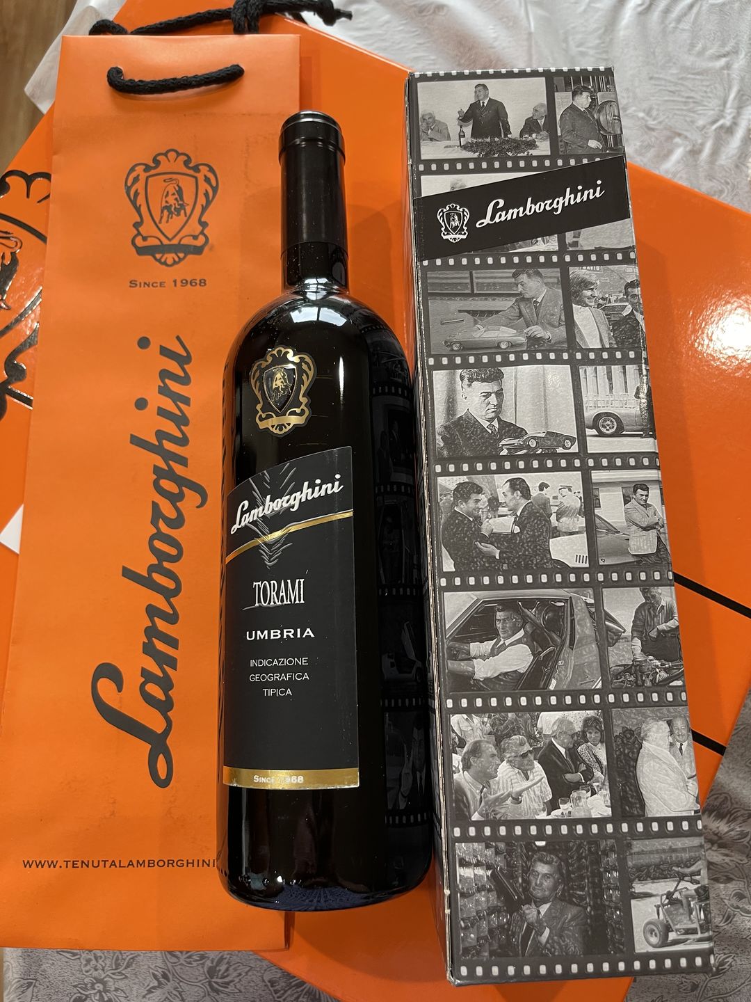 Customer photo review of Lamborghini: Torami Umbria Red with Gift Set