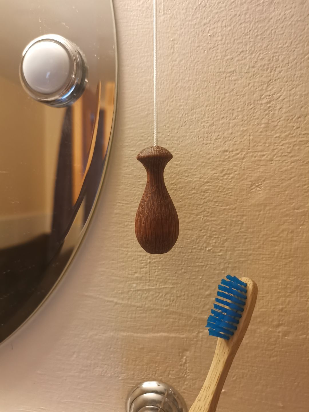 Customer photo review of Oak Light Pull
