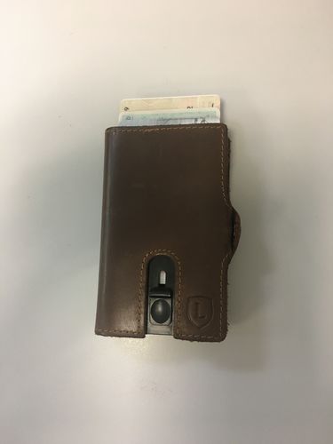 Customer photo review of Everest Smart Wallet