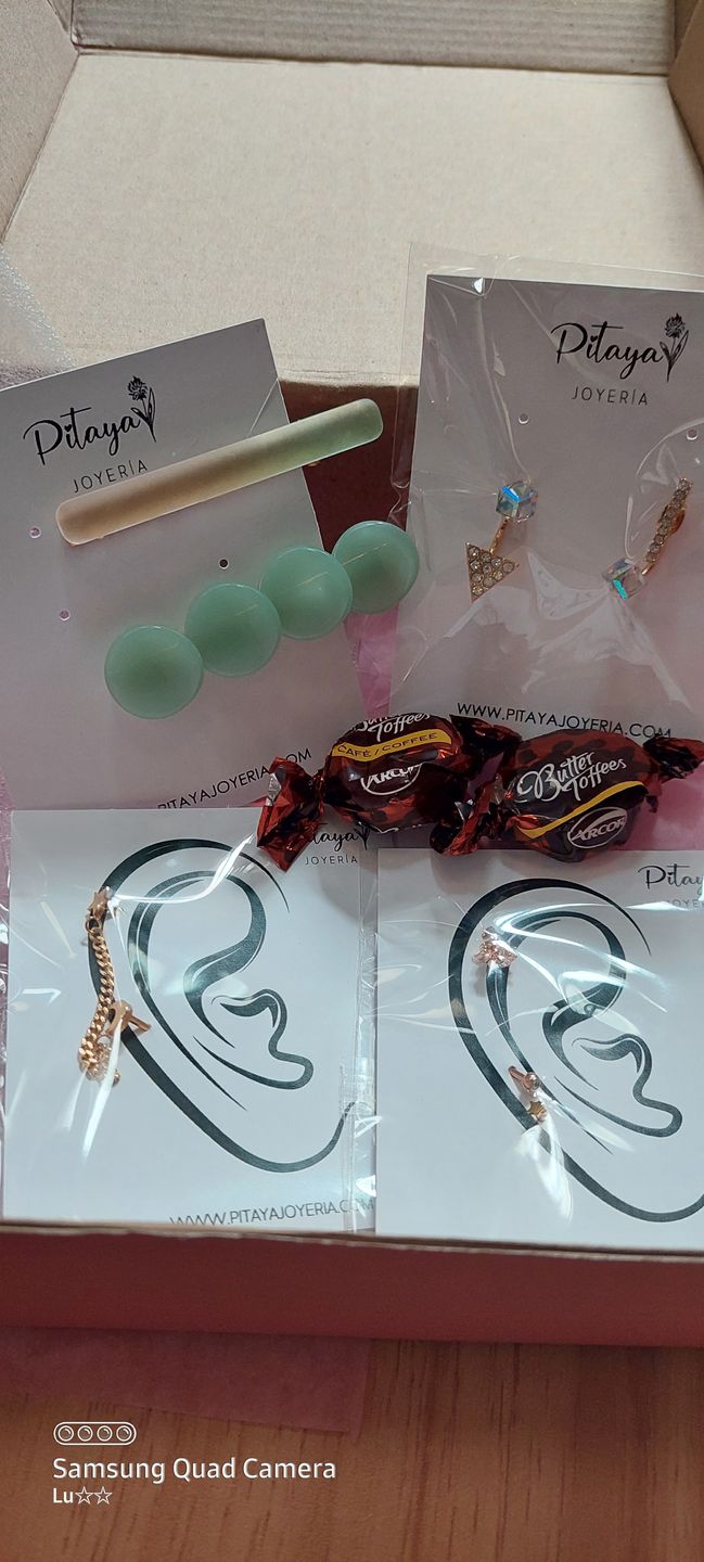 Customer photo review of Piercing Estrellas Rosca Plana