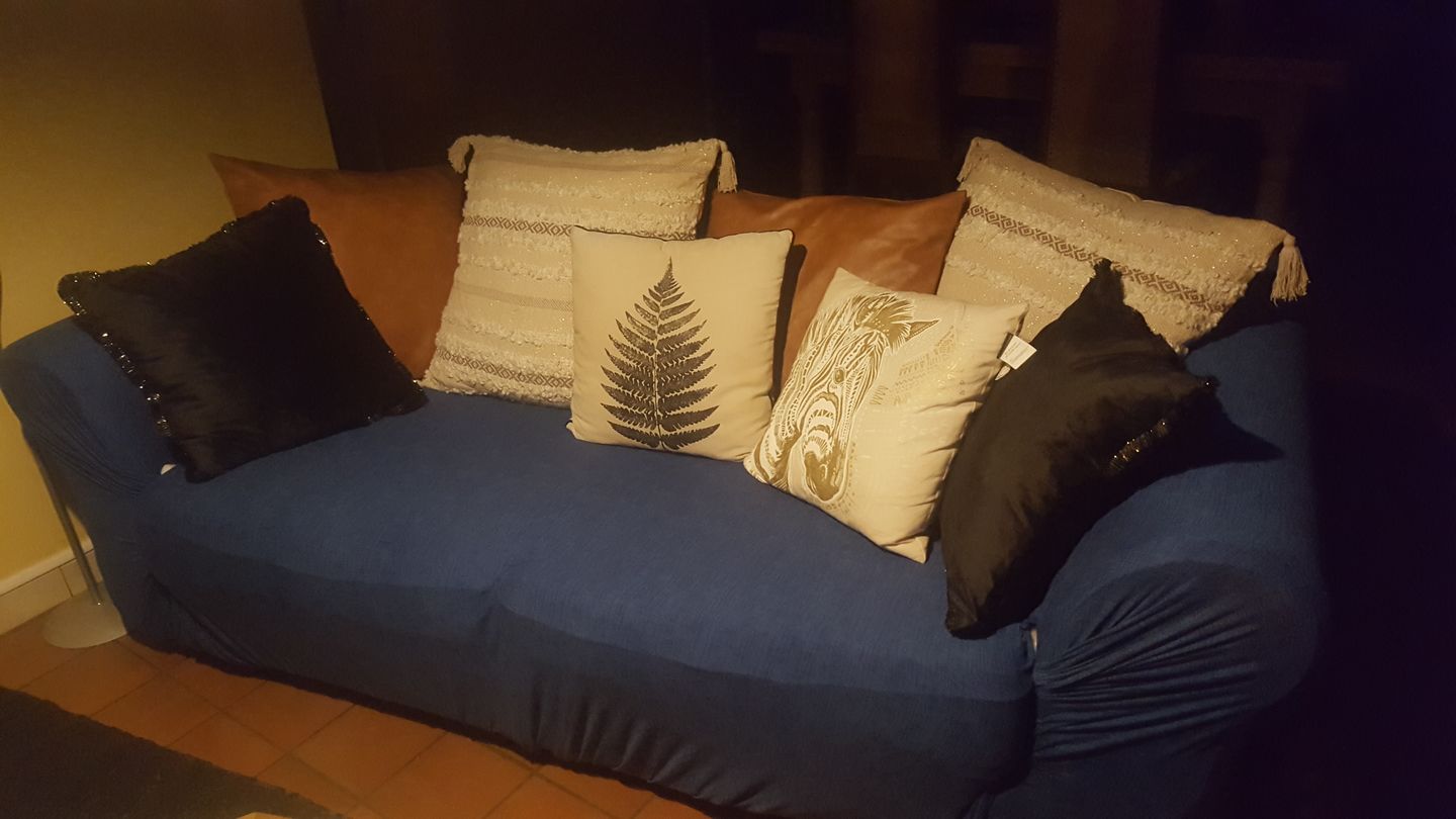 Customer photo review of Bleu - Housses Extensibles de Fauteuil et Canapé - La Maison des Housses
