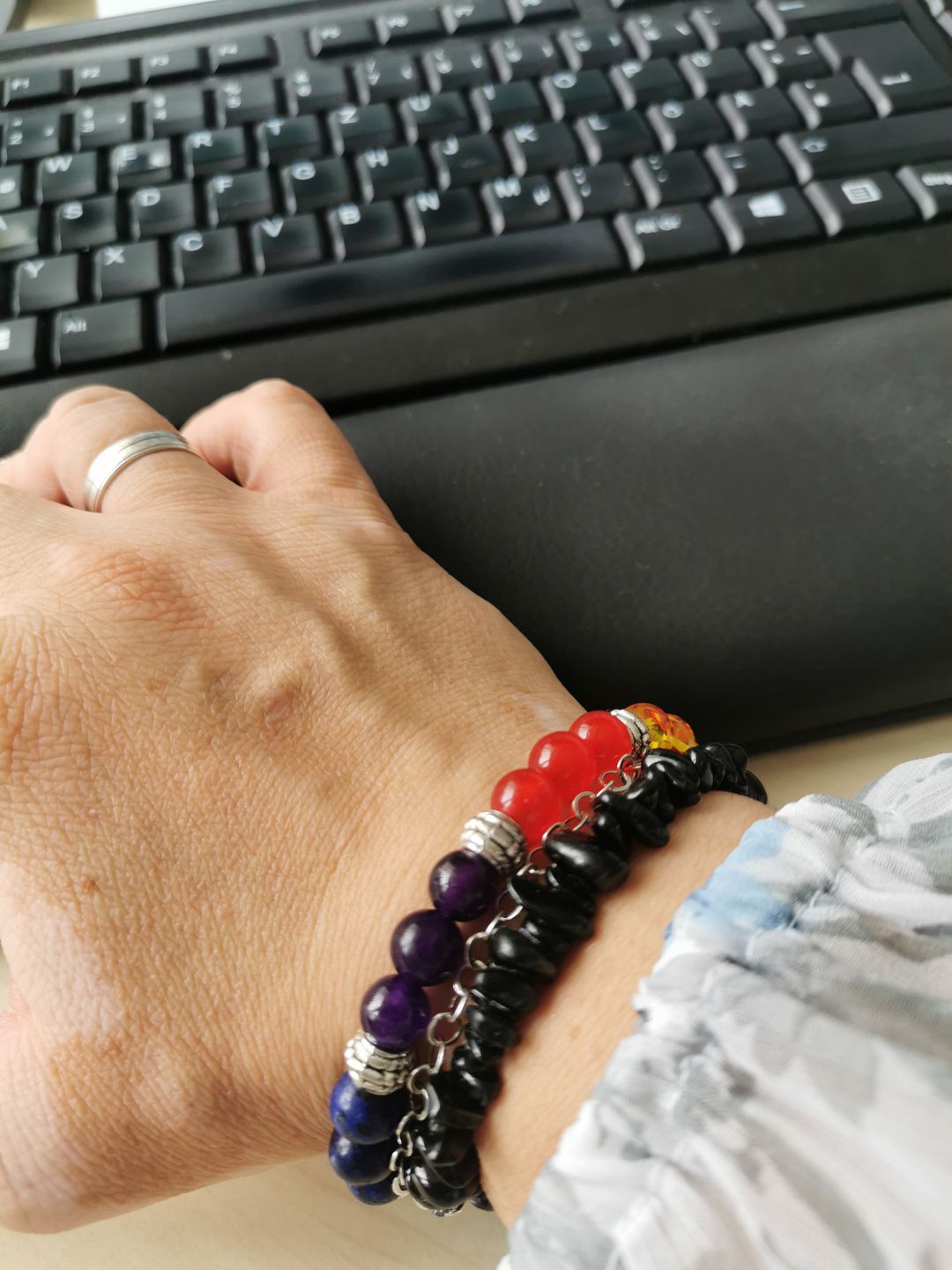 Customer photo review of CHAKRA Armband 7 Steine