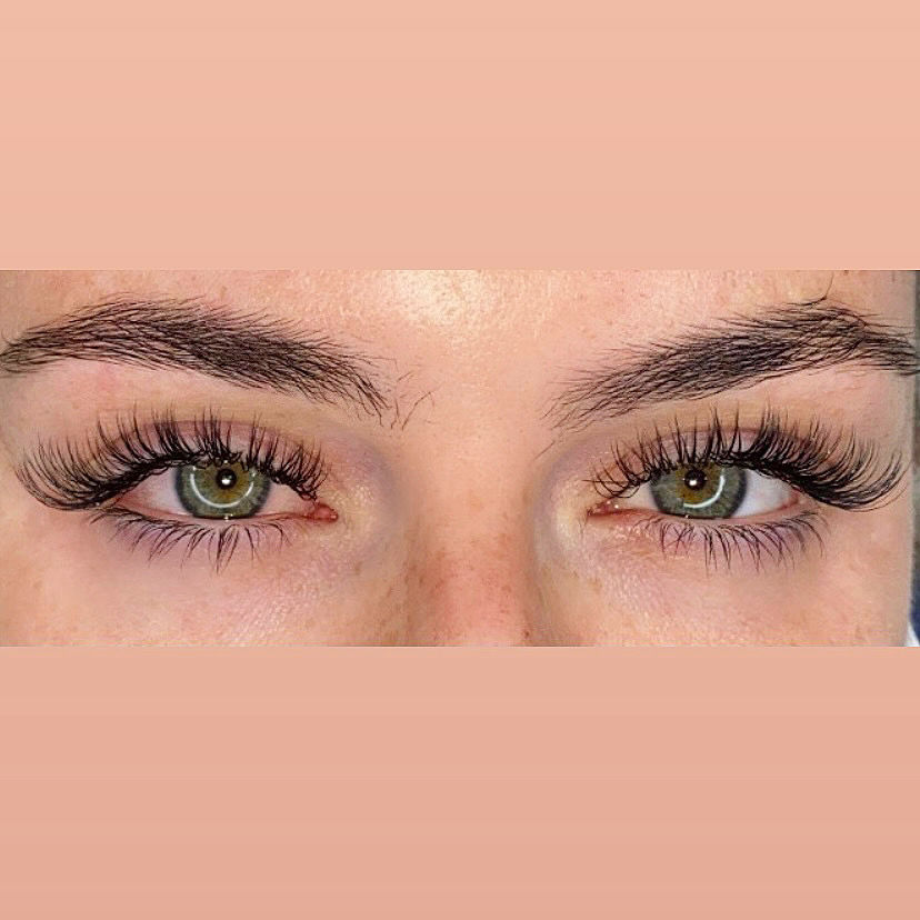 Customer photo review of 0.15 Flat Split Tip Cashmere Eyelash Extensions (16 lines)