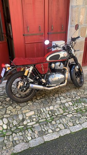 Customer photo review of Sacoche latérale cuir Lie de vin pour Royal Enfield
