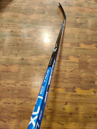 Customer photo review of True XCORE7 ACF 2019 Senior Hockey Stick