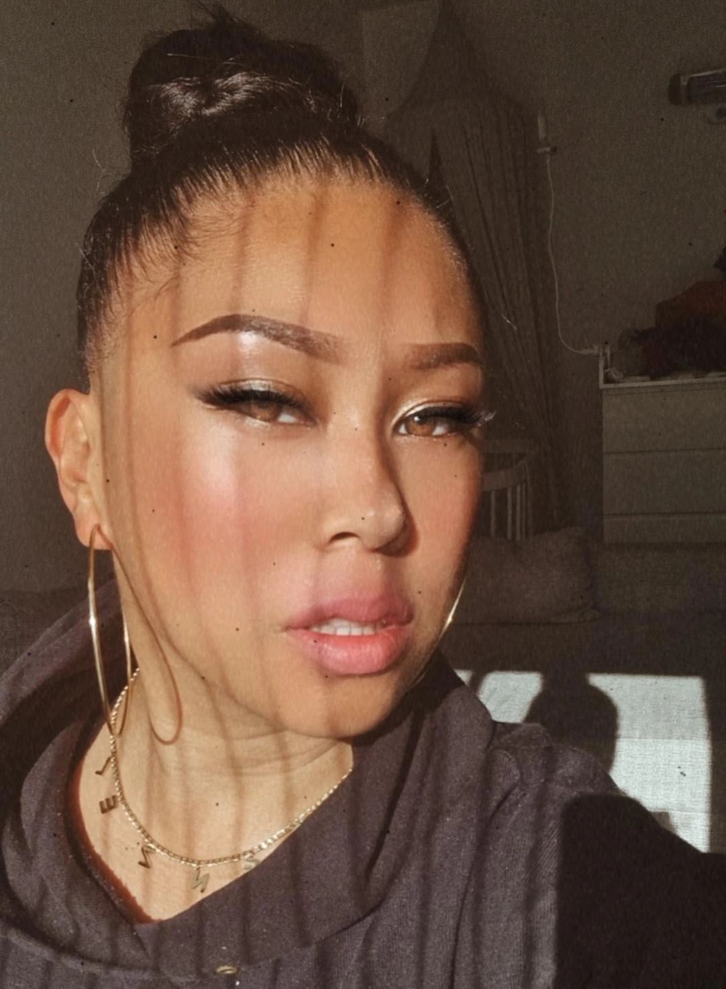 Customer photo review of Large Hoops Ohrringe | 18K vergoldet