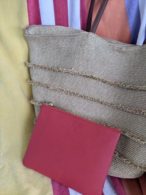 Customer photo review of {O}verly {O}rganized Bag Club