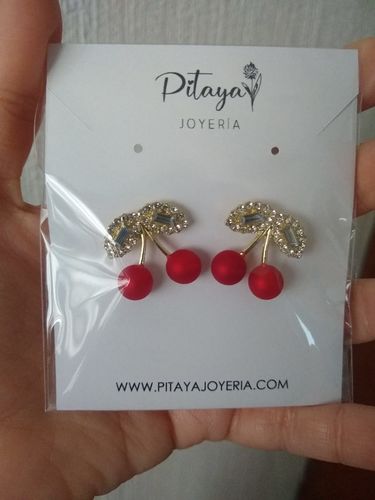 Customer photo review of Aretes Cerezas y Cristales
