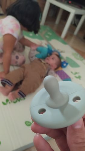 Customer photo review of Chupete Gris Nenina & Co