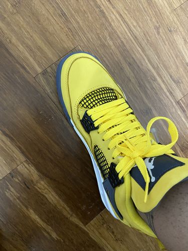 Customer photo review of 2021 Nike Air Jordan 4 “Lightning”