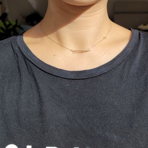 Customer photo review of L'air de Paris T-bar Chain Gold Necklace JDLNRWS24ZC