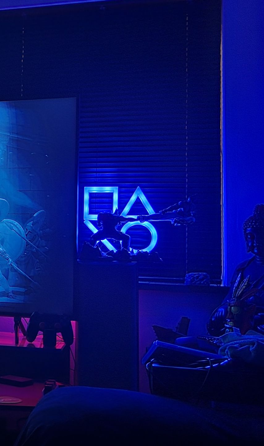 Customer photo review of PlayStation Icons Light PS5 XL
