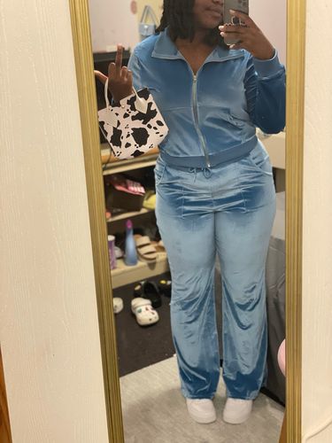 Customer photo review of Solid Color Sporty Flared Pants Suit