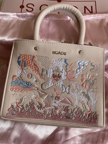 Customer photo review of The Book Handbag - Jimmi’s Battle