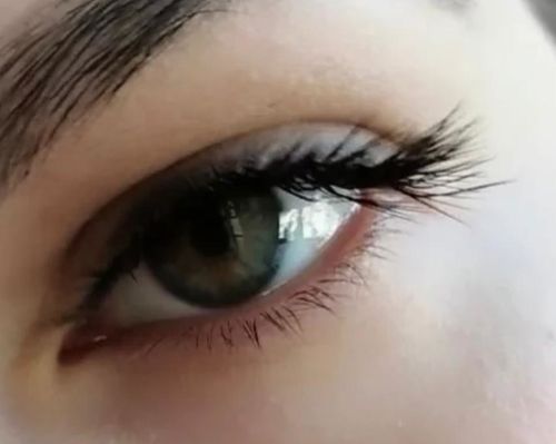 Customer photo review of EYELASH EXTENSION GLUE: THOUSANDLASHES’ ULTRA CRYSTAL BOND