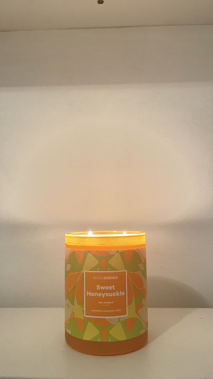 Customer photo review of Sweet Honeysuckle (Candle)
